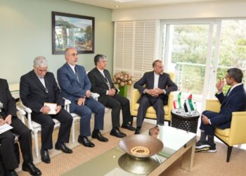 وزرای خارجه ایران و امارات دیدار و گفتگو کردند