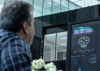 نشانهای کم رنگ برگشت شاخص کل به مسیر صعودی