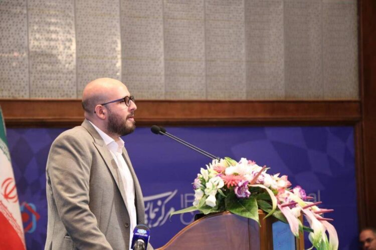 همسایه محله ای که جهانی شد